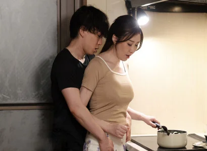 Người vợ mới của cha đáp ứng mọi nhu cầu của con chồng