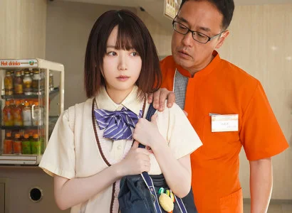 Người đàn ông quản lý quản lý tình huống em gái ăn cắp vặt trong cửa hàng